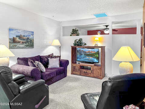 Calle Del Ano, GREEN VALLEY, AZ 85614