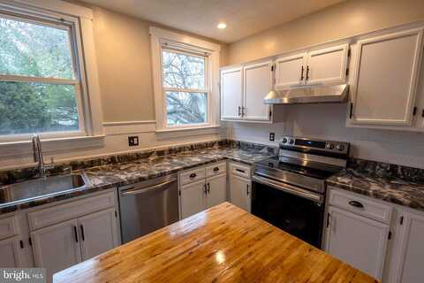 Pine, NORRISTOWN, PA 19401