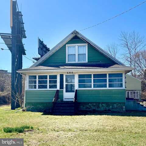 Hardy, LEVITTOWN, PA 19057
