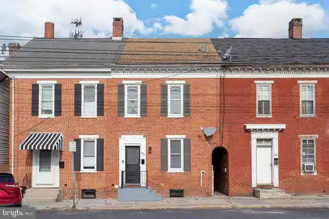 Chestnut, HANOVER, PA 17331