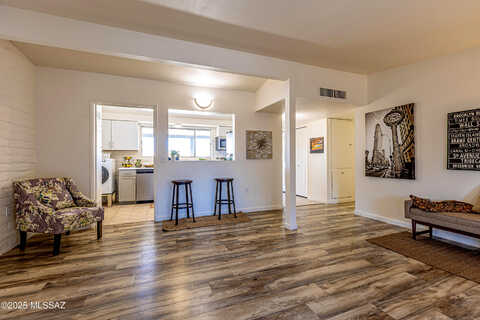 George Truit, CORONA DE TUCSON, AZ 85641