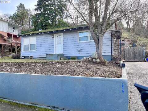 17Th, THE DALLES, OR 97058