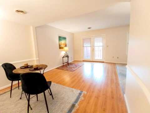 Essex, STAUNTON, VA 24401