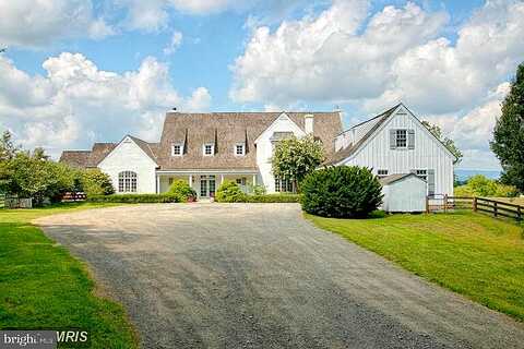 Grove, DELAPLANE, VA 20144
