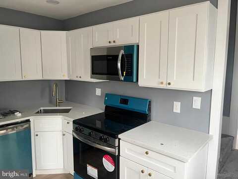 Pine, POTTSTOWN, PA 19464