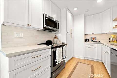 Bluereef, HUNTINGTON BEACH, CA 92646