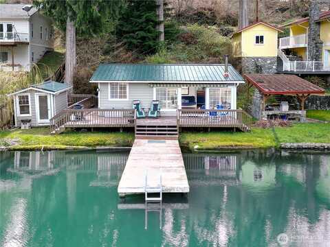 Olive, STANWOOD, WA 98292
