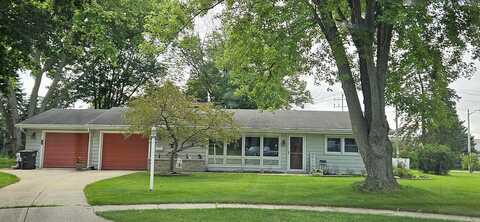 Pine, MUKWONAGO, WI 53149
