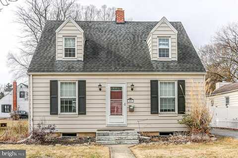 Warren, LEMOYNE, PA 17043