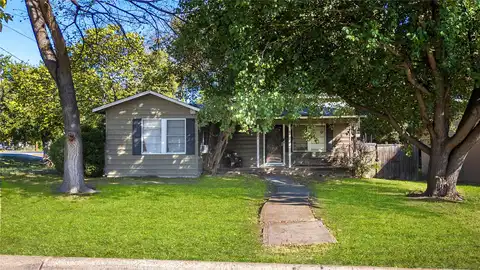 8Th, LANCASTER, TX 75146