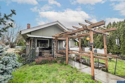 B, LEBANON, OR 97355