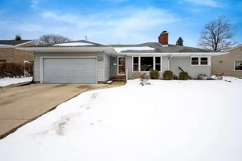 Saint Clair, RACINE, WI 53402