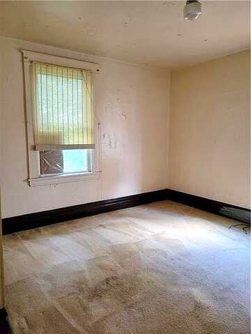 Ashlyn, PITTSBURGH, PA 15204