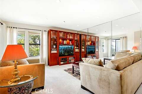 Nice, NEWPORT BEACH, CA 92663