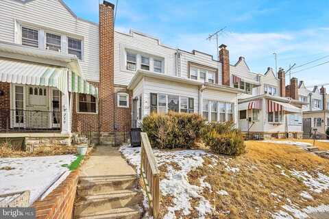 Roberta, DARBY, PA 19023