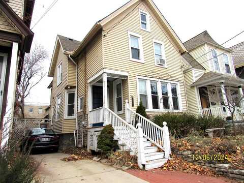 Summit, MILWAUKEE, WI 53202