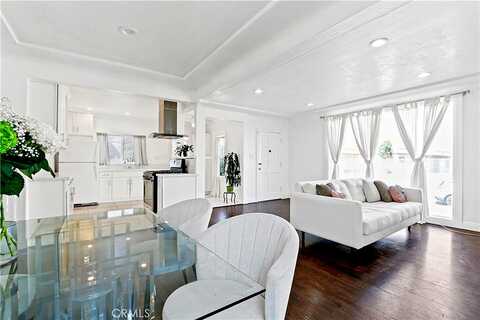 71St, LOS ANGELES, CA 90047
