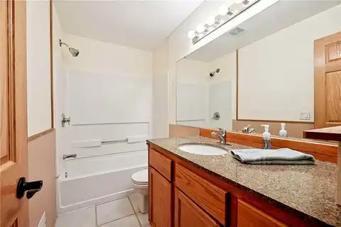 Market, SHAKOPEE, MN 55379