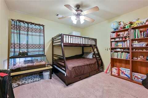 Lauren, COLLEGE STATION, TX 77845