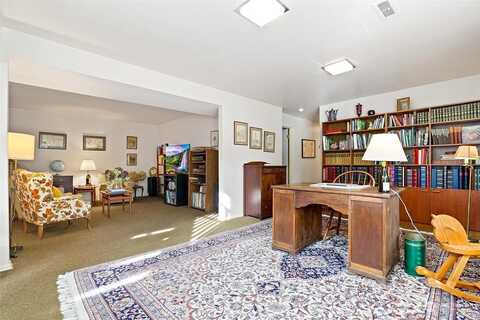 26Th, MEDINA, WA 98039