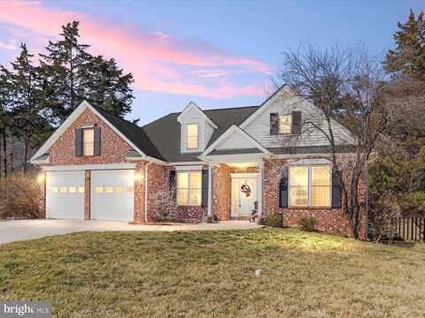 Crystal, STRASBURG, VA 22657