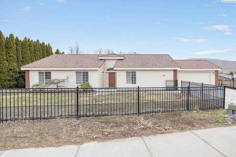 Holly, WEST RICHLAND, WA 99353