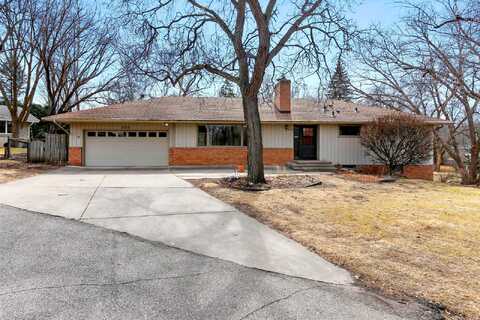 Vicki, HOPKINS, MN 55305