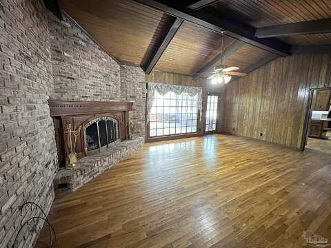 Corral, CANTONMENT, FL 32533