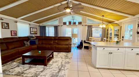 Katae, GRAND RIDGE, FL 32442