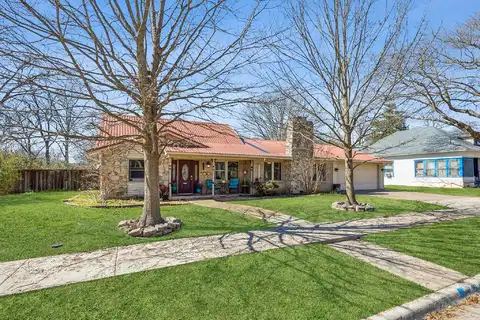University, WAXAHACHIE, TX 75165