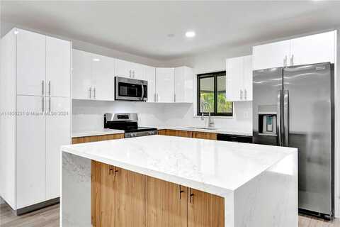 40Th, OAKLAND PARK, FL 33334