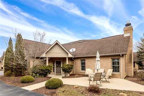 Village Green, CANONSBURG, PA 15317