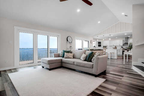 Highway 98, MARY ESTHER, FL 32569