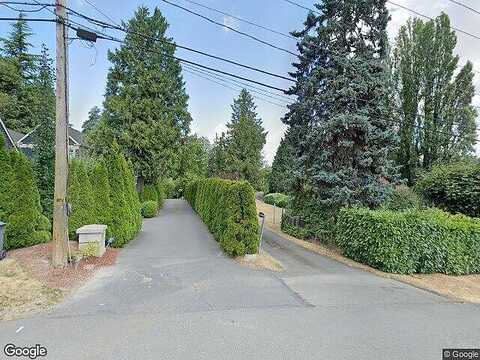 33Rd, MERCER ISLAND, WA 98040