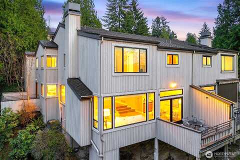102Nd, KIRKLAND, WA 98033