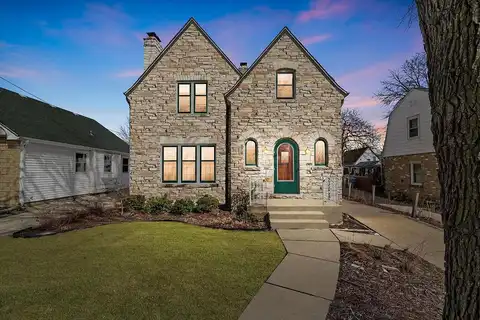 74Th, MILWAUKEE, WI 53213