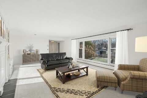 Mount Curve, SAINT PAUL, MN 55105