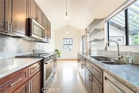Macarthur, SANTA ANA, CA 92704