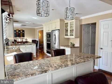 Circle, CHALFONT, PA 18914
