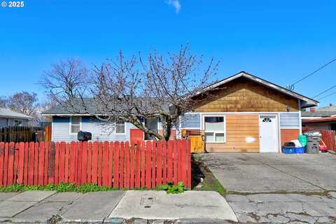 13Th, THE DALLES, OR 97058