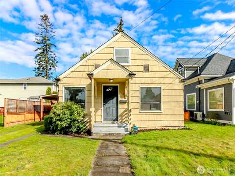 Main, PUYALLUP, WA 98371