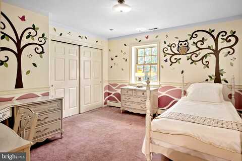 Stongs, AMBLER, PA 19002