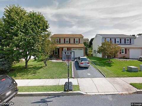 Linda, EPHRATA, PA 17522
