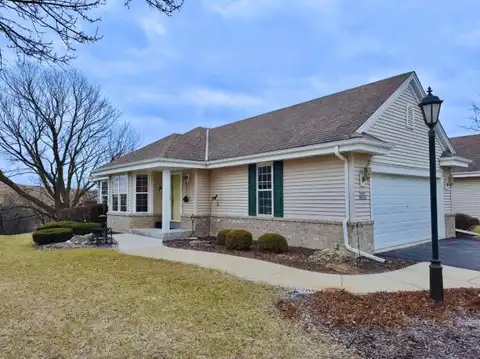 Knollcrest, GERMANTOWN, WI 53022