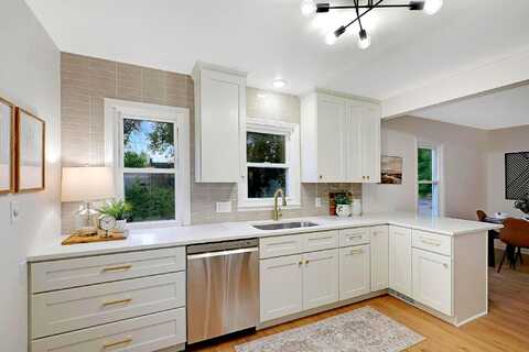 North, MINNEAPOLIS, MN 55426