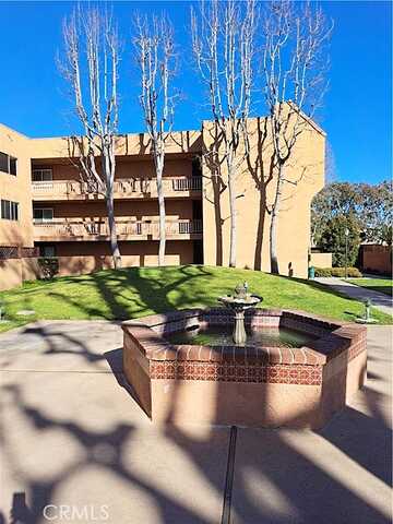 Warner, HUNTINGTON BEACH, CA 92647