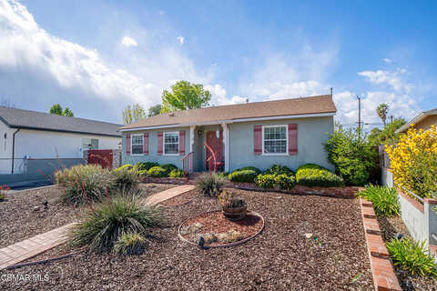 Randi, WOODLAND HILLS, CA 91303