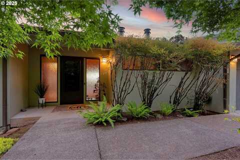 Skyline, WEST LINN, OR 97068