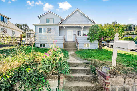 13Th, THE DALLES, OR 97058