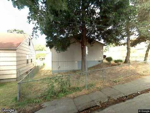 Colonial, PORTLAND, OR 97217